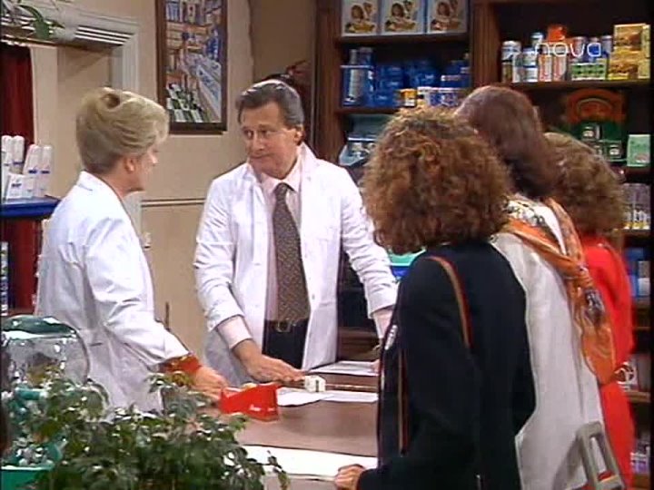 Farmacia de guardia. Temporada 1 Episodio 10. El Maletín