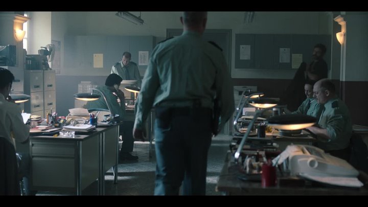 Feria: La luz más oscura. Temporada 1 Episodio 1. El lago rojo