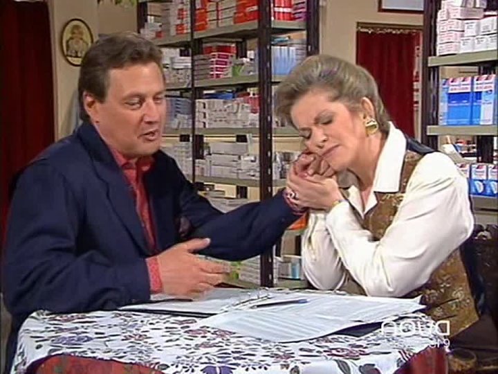 Farmacia de guardia. Temporada 1 Episodio 09. Una Noche Agitada